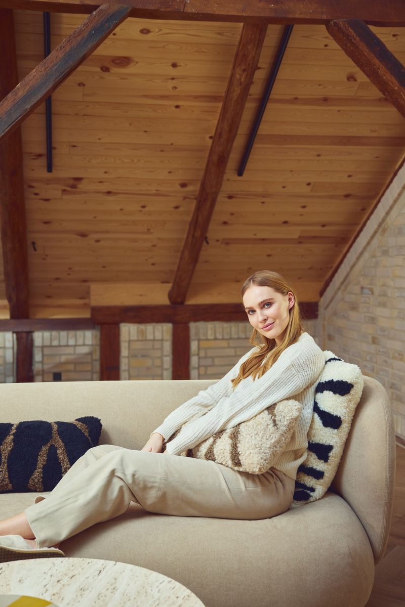 Zebra Fellkissen | Kurzhaar | Neuseeland | 60x60 cm Elfenbein/Schwarz