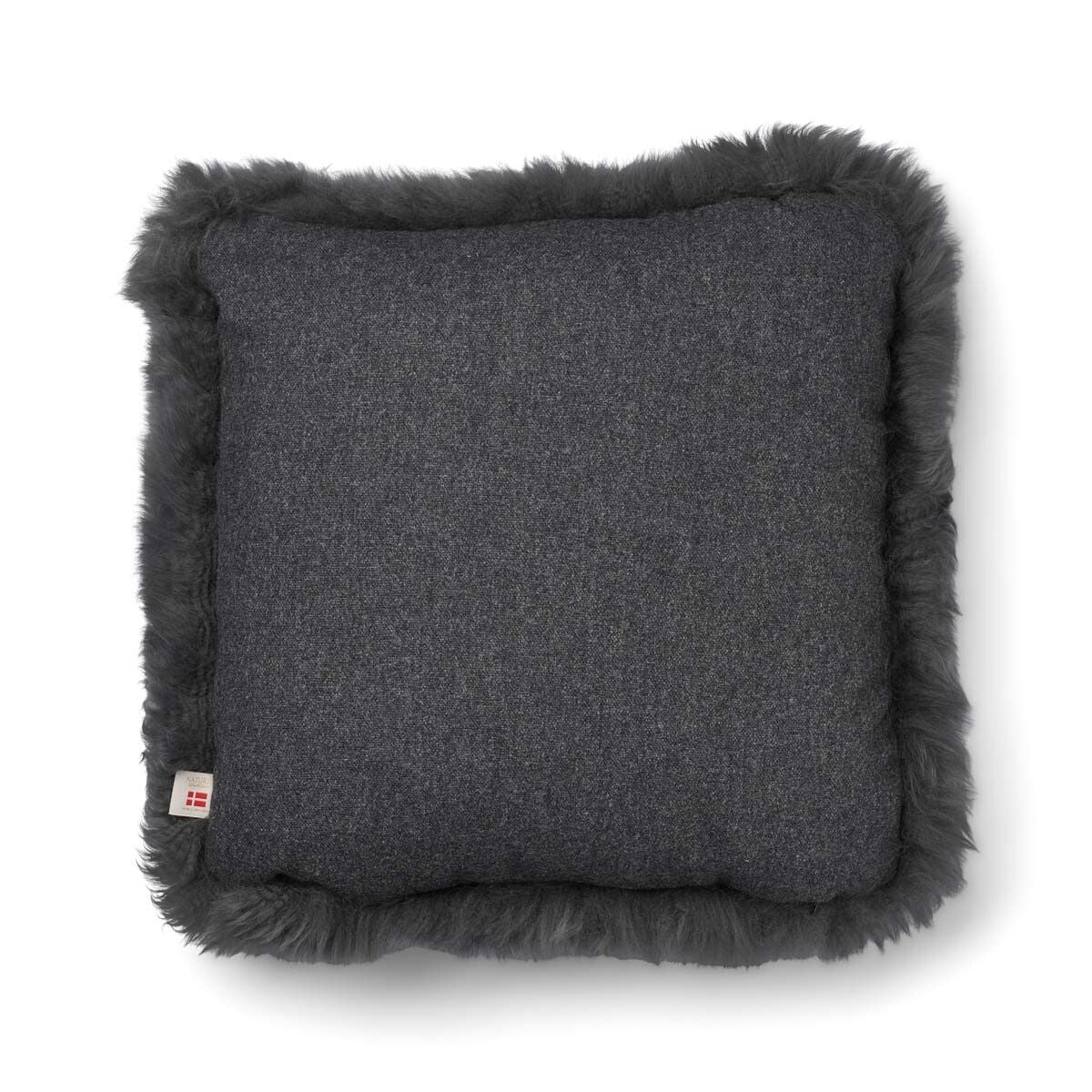 Lammfellkissen | Langhaar | Neuseeland | 100% Wolle | 52x52 cm Steingrau/Stahl