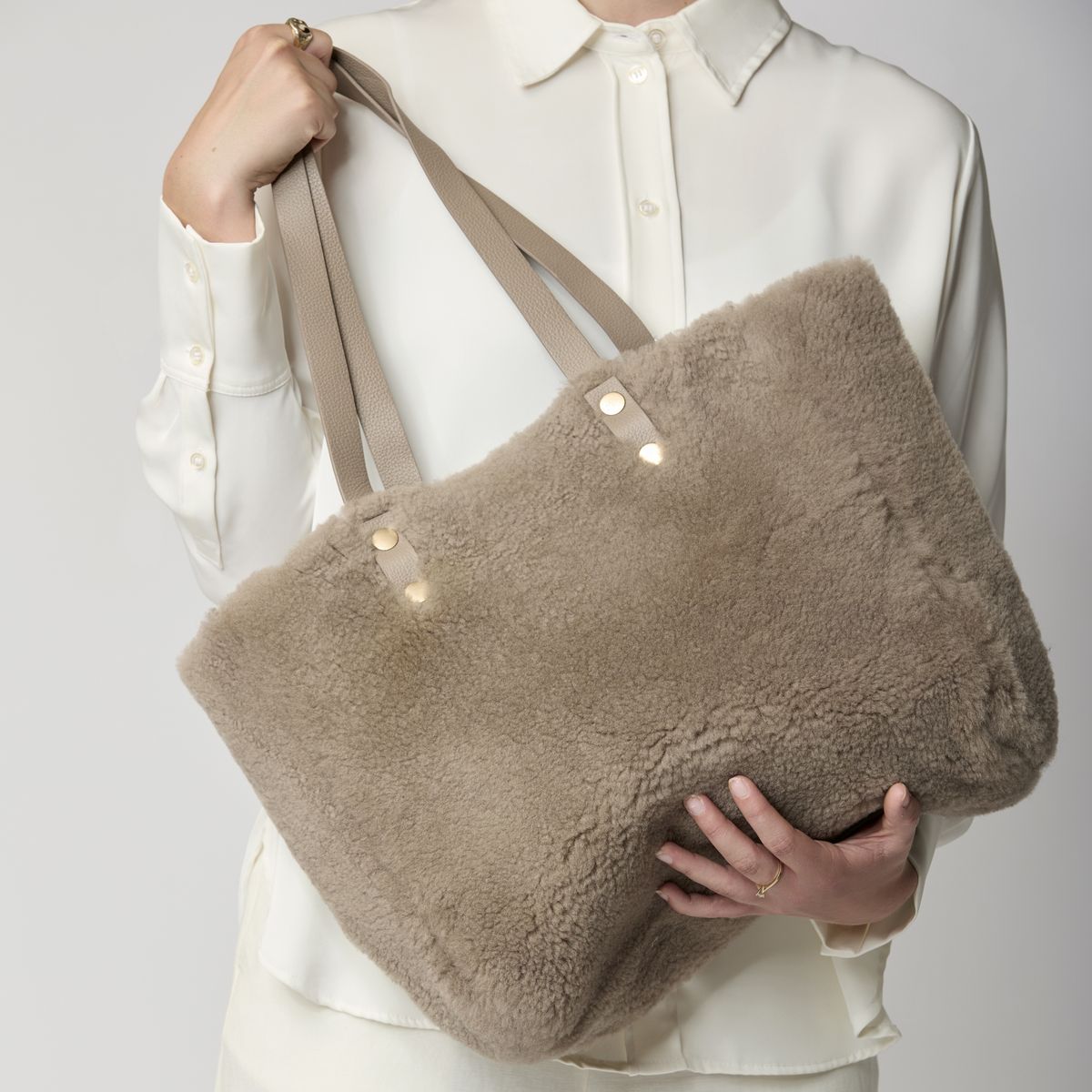 Aya Tasche | 100% Lammwolle Kaffeebohne