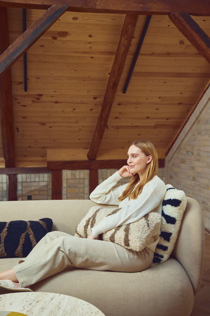 Zebra Fellkissen | Kurzhaar | Neuseeland | 30x60 cm Schwarz/Taupe