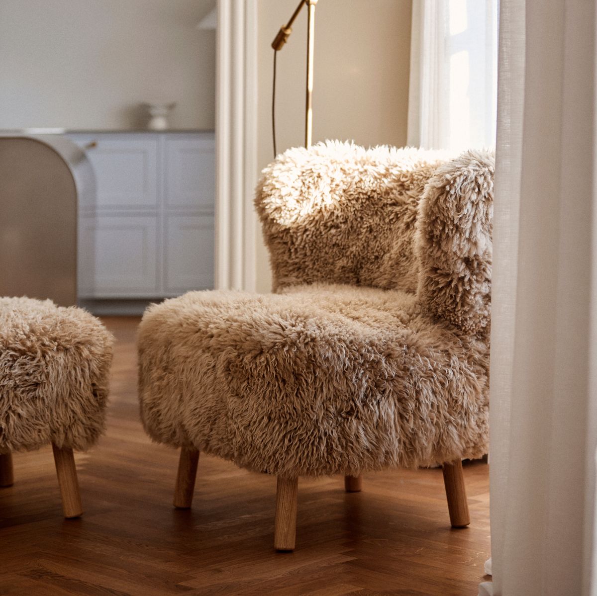 Emil Loungesessel | Langhaar | Design Möbel Honig
