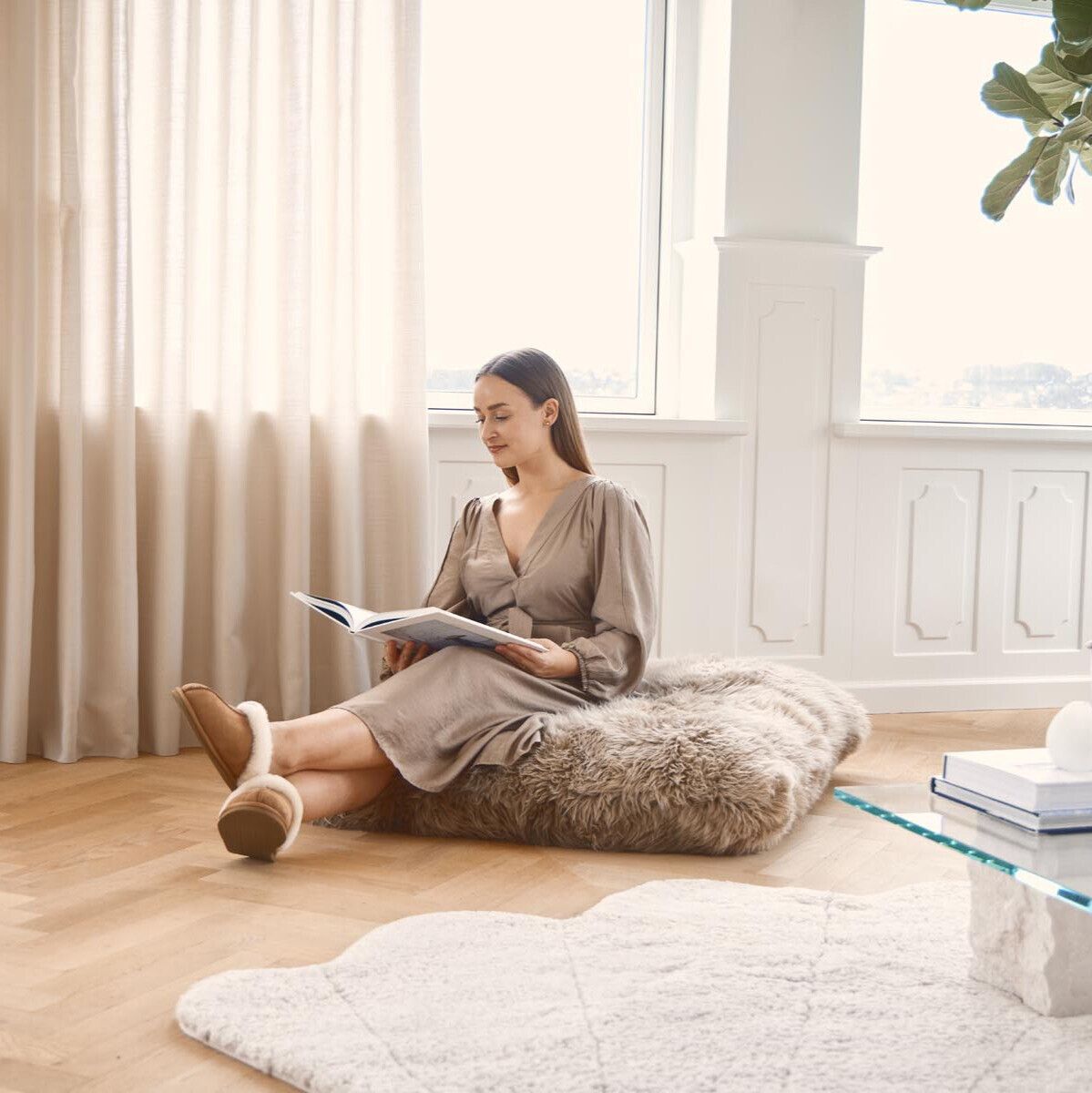 Maxi Float Lammfellkissen | Langhaar | Neuseeland | Doppelseitig | 90x90 cm Schwarz