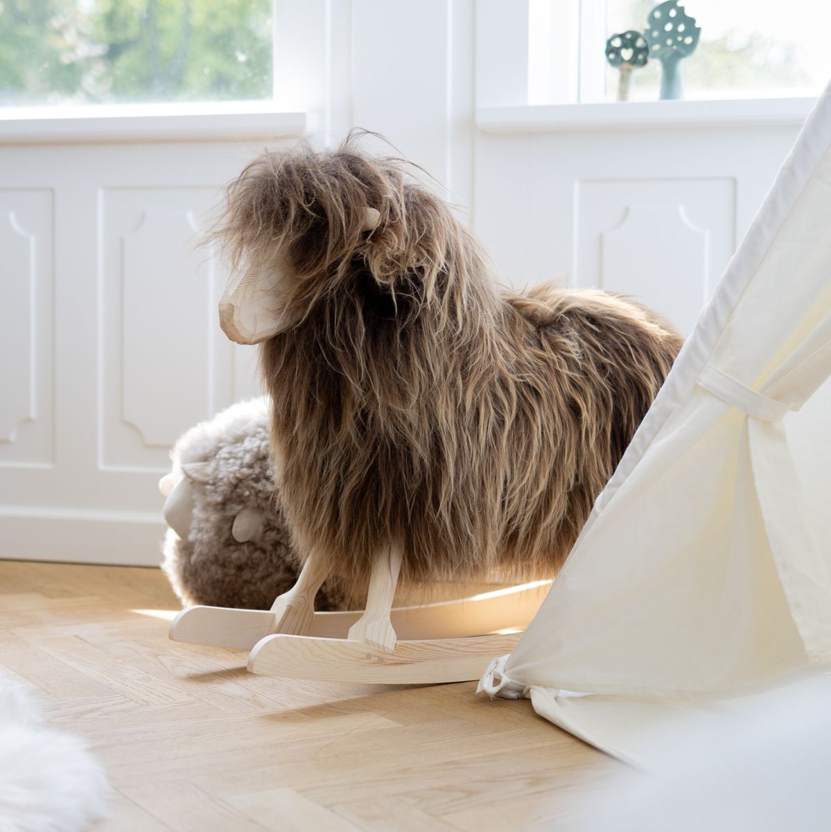 Schaukelschaf | Povl Kjer Design | Gotland | Large Gotland Naturgrau