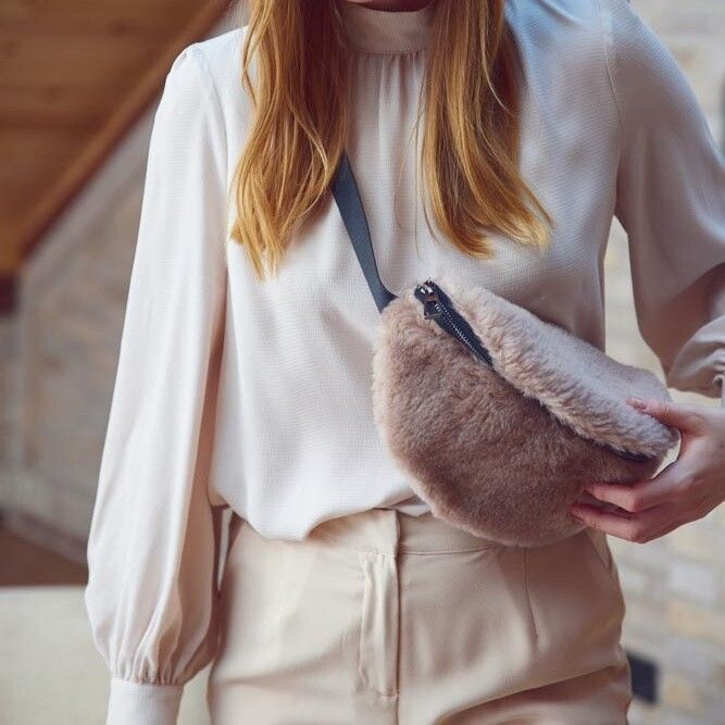 Saki Gürteltasche | Lammwolle Beige
