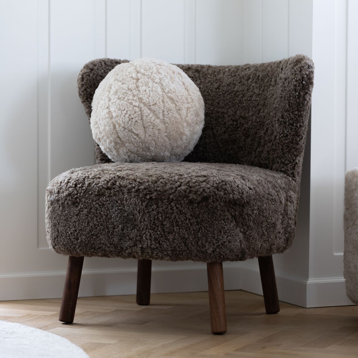 Emil Loungesessel | Kurzhaar | Design Möbel Anthrazit
