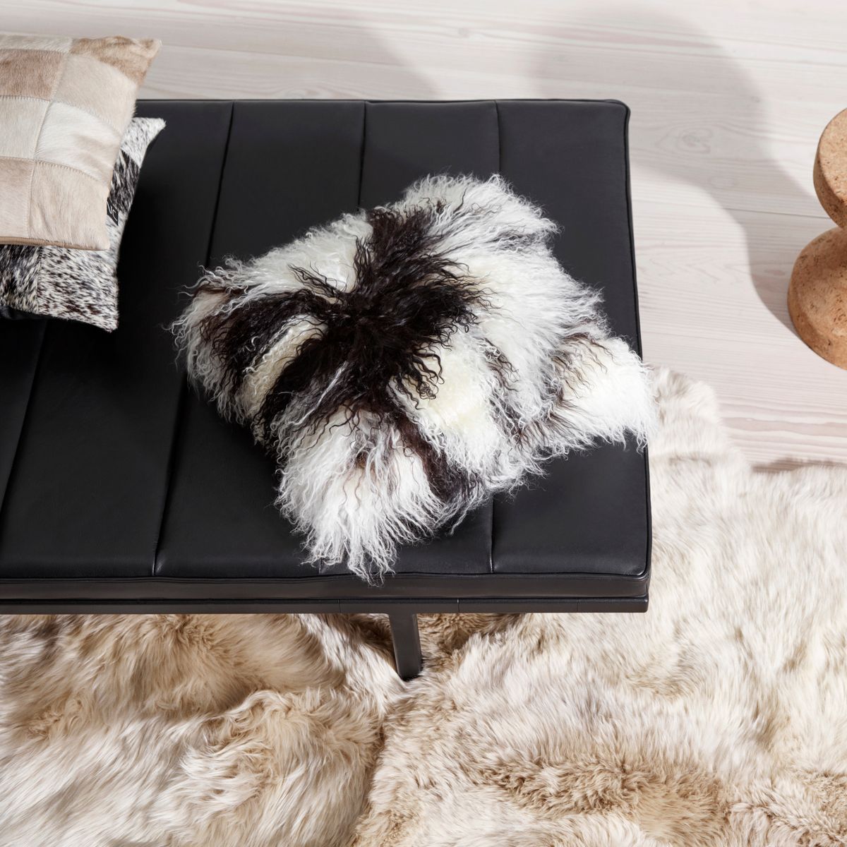 Lammfellkissen | Tibet | 28x56 cm Arctic Sunrise