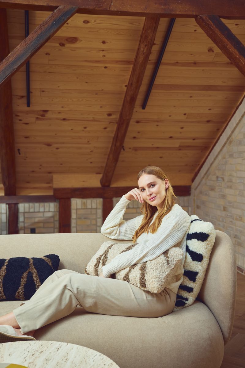 Zebra Fellkissen | Kurzhaar | Neuseeland | 30x60 cm Schwarz/Taupe