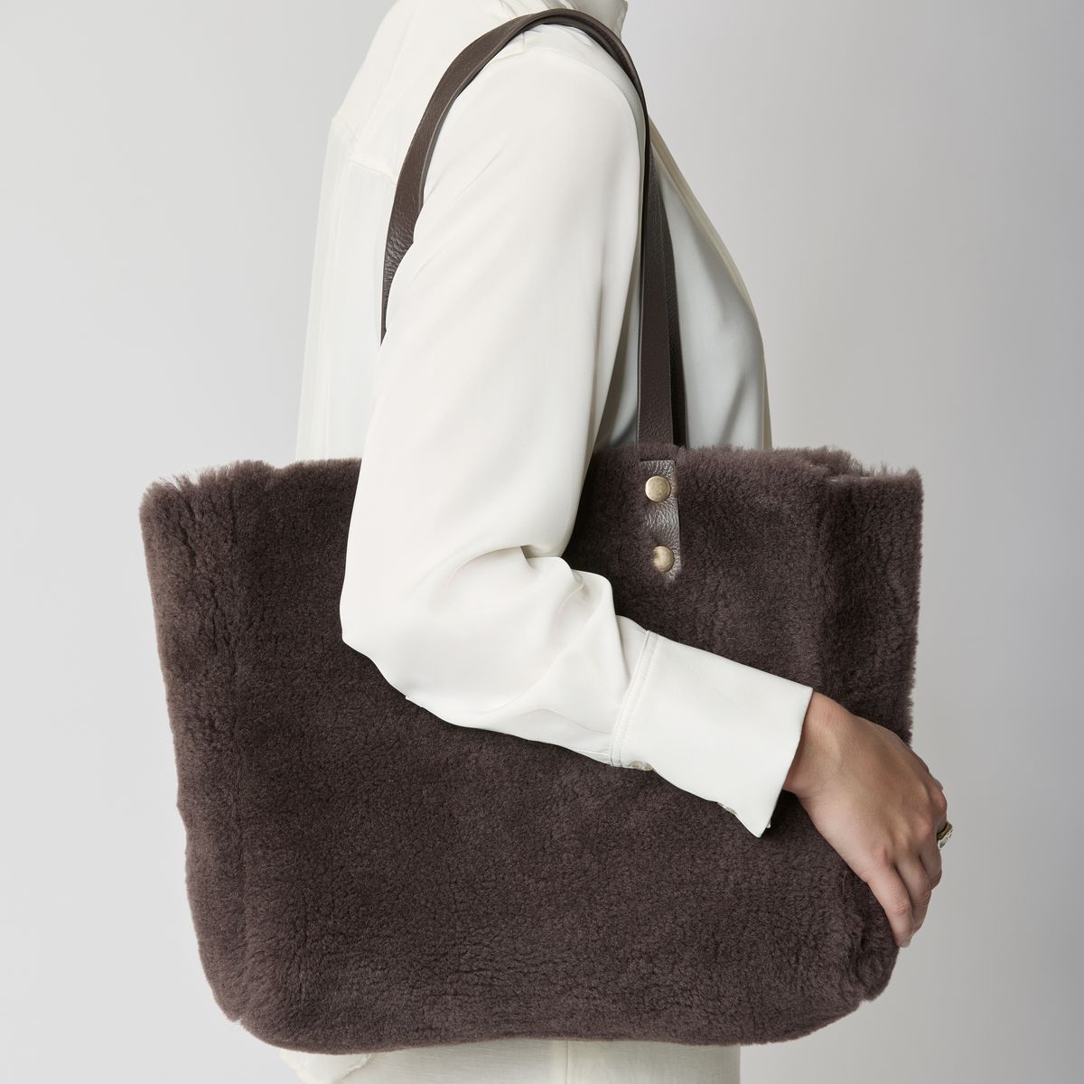 Aya Tasche | 100% Lammwolle Kaffeebohne