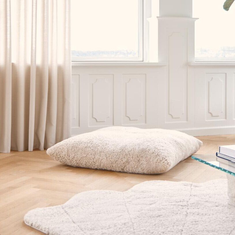 Maxi Float Lammfellkissen | Kurzhaar | Neuseeland | Doppelseitig | 90x90 cm Anthrazit