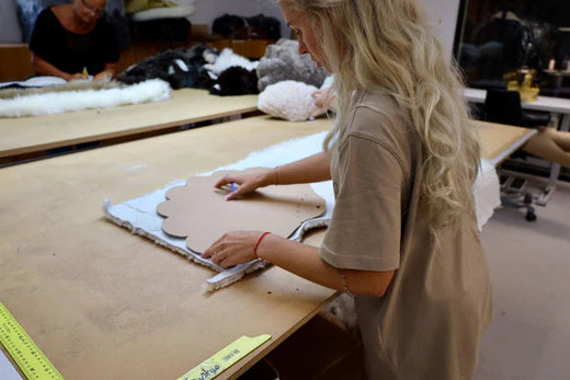 How we create a sheepskin cushion like a shell