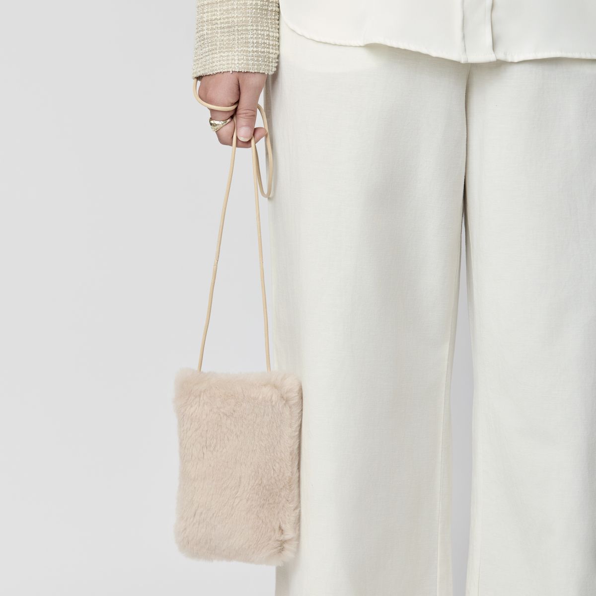 Gwen Handytasche | Lammfell Beige