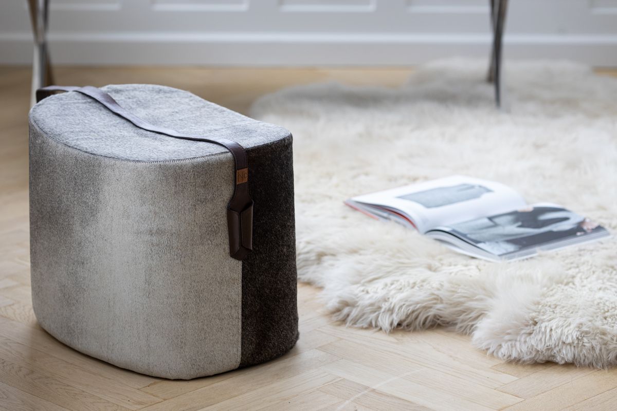 Pouf mit Griff | Kalbsleder | 45x35x38 cm