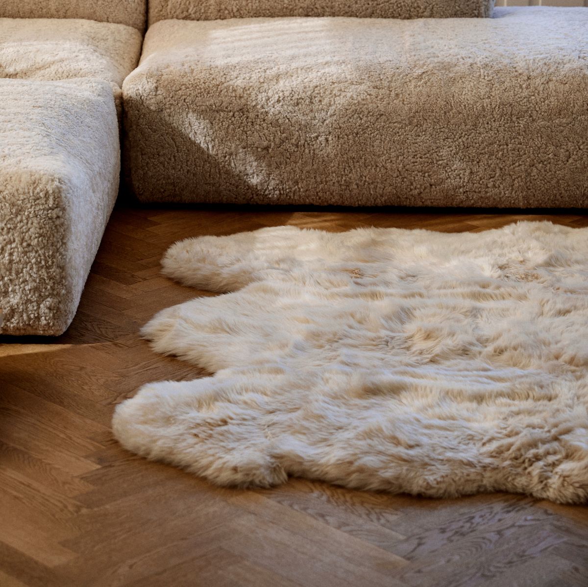 Lammfell Designerteppich | Langhaar | Neuseeland | 180x162 cm Schwarz