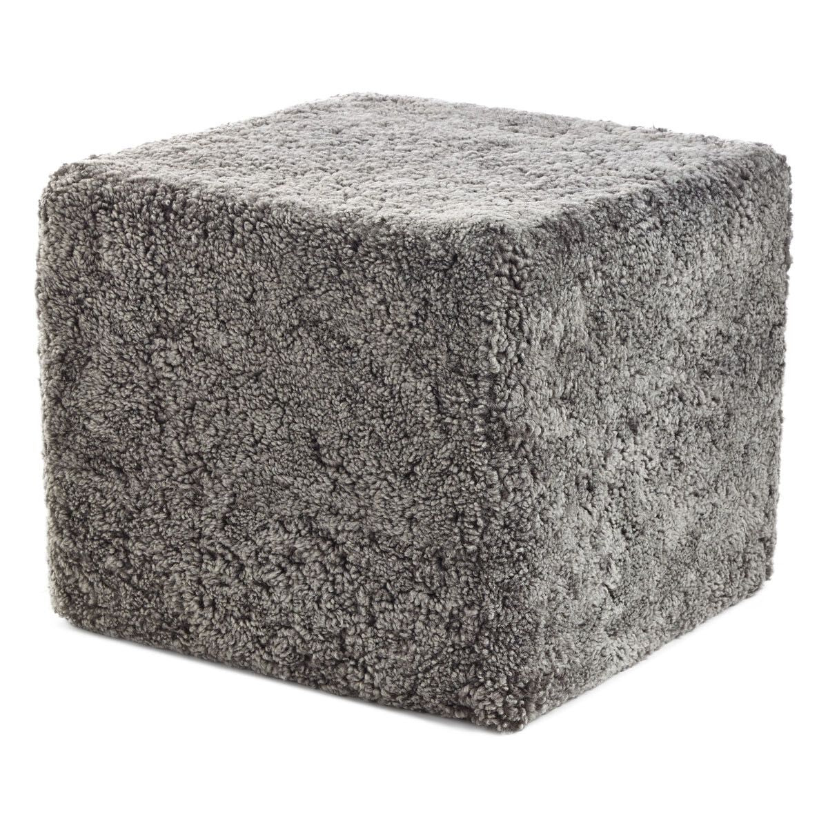 Lammfell Pouf | Kurzhaar | Neuseeland | 40x40x35 cm