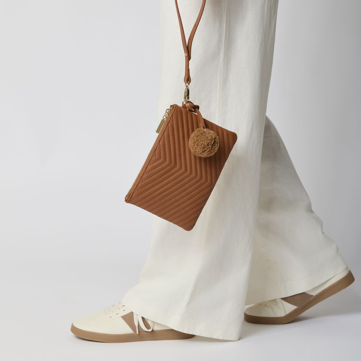 Helene Clutch | Lammleder Antikgrün