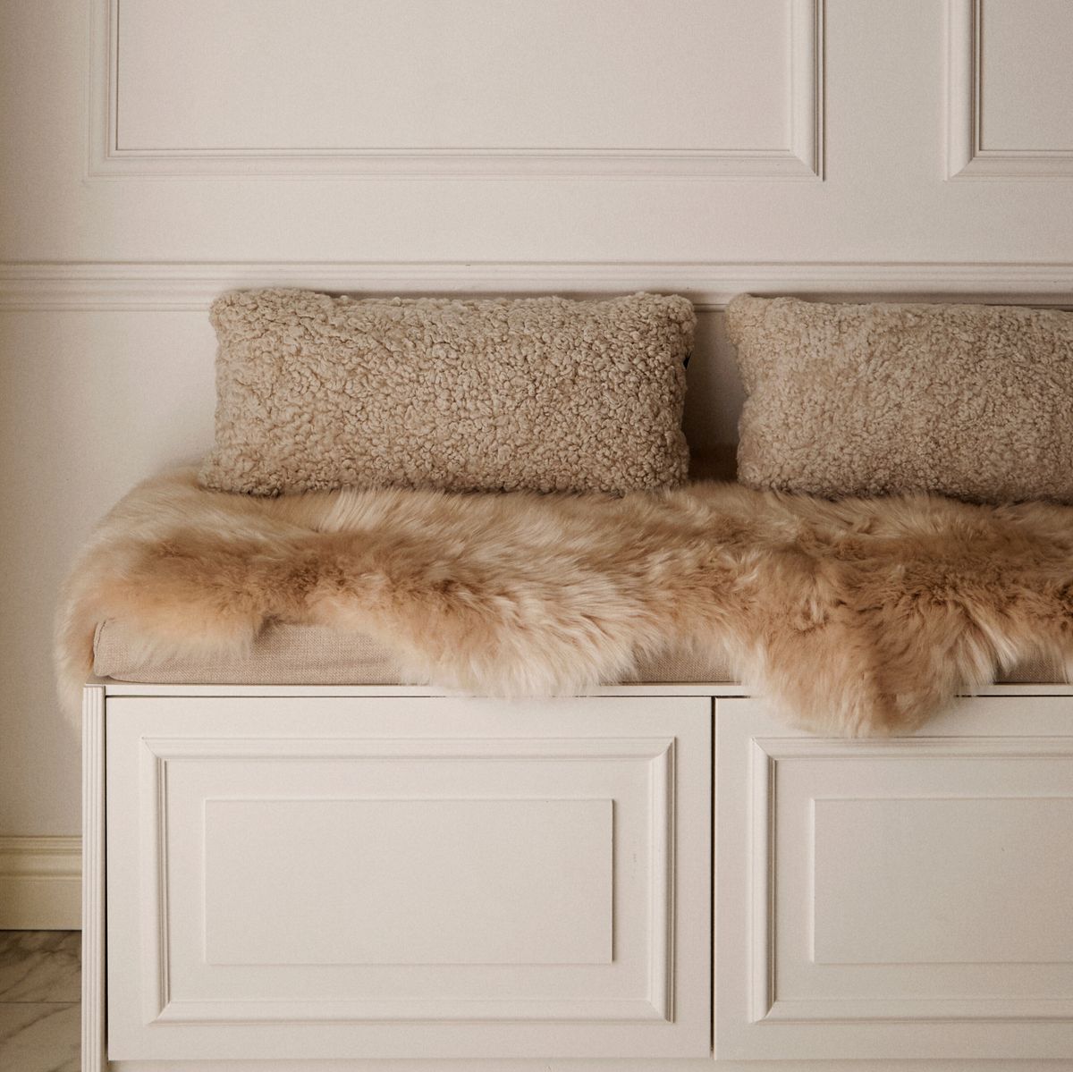 Lammfell | Langhaar | Neuseeland | 90x60 cm Aubergine