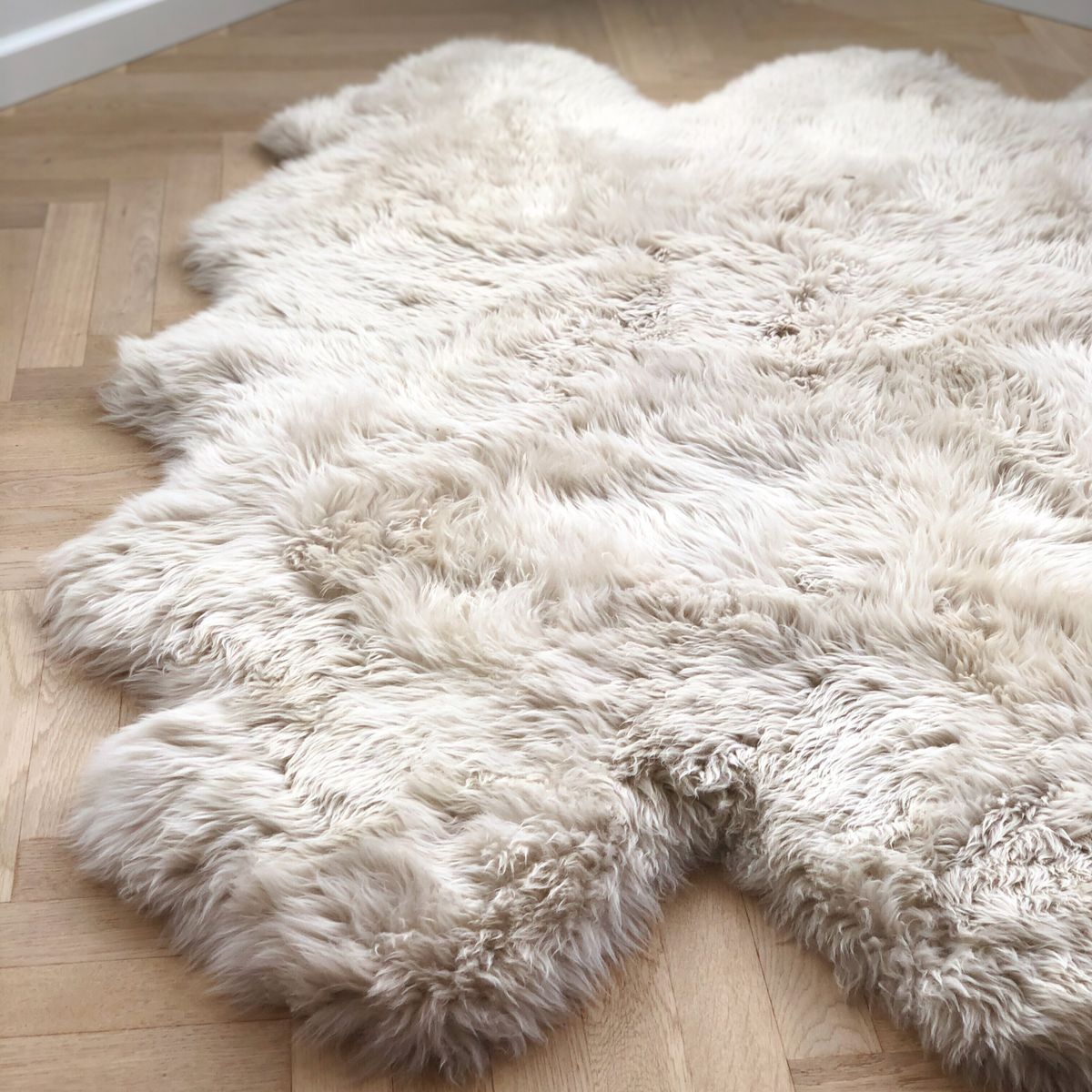 Lammfell Designerteppich | Langhaar | Neuseeland | 180x162 cm Schwarz