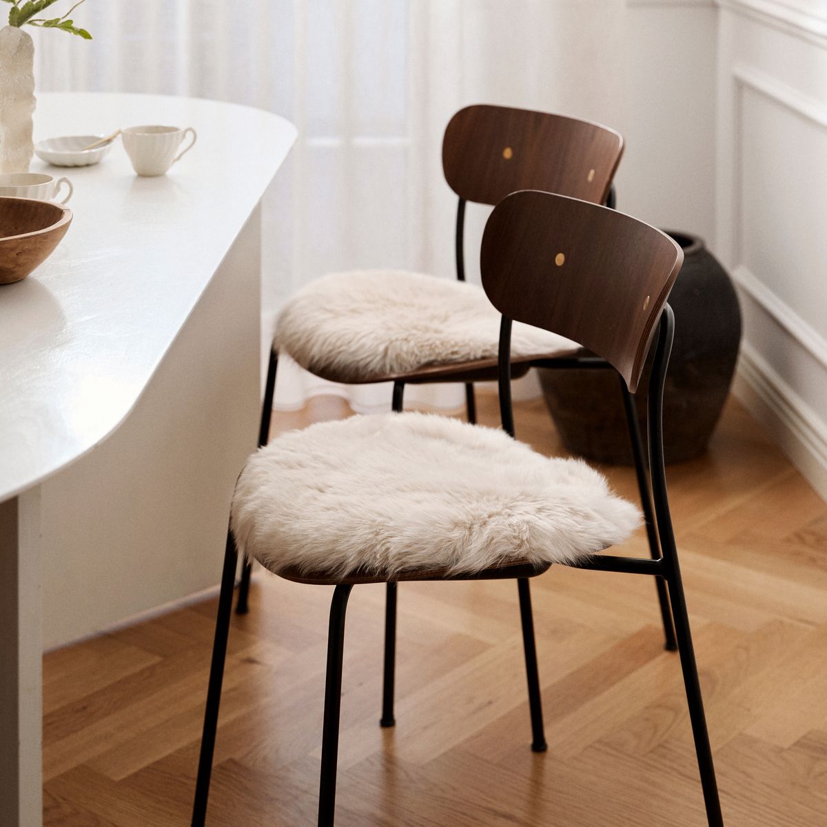 Lammfell Stuhlauflage | Langhaar | Neuseeland | D38 cm Aubergine